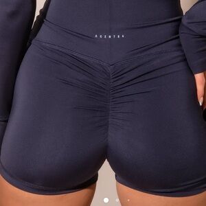 Agent 84 Size Medium yogi shorts-scrunch bottom in nightfall